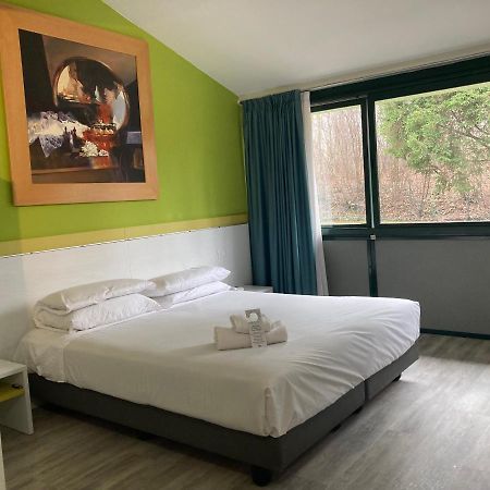 Green Hotel Motel Vergiate Εξωτερικό φωτογραφία