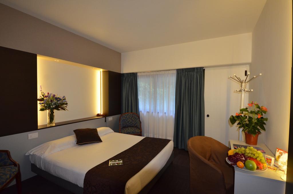 Green Hotel Motel Vergiate Εξωτερικό φωτογραφία