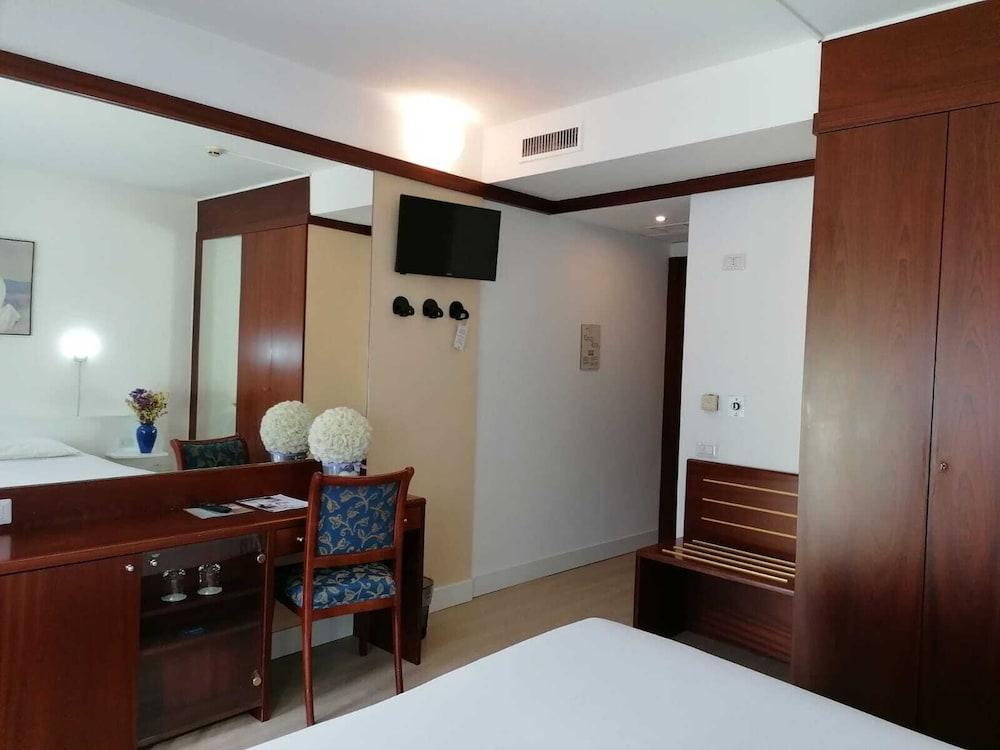 Green Hotel Motel Vergiate Εξωτερικό φωτογραφία