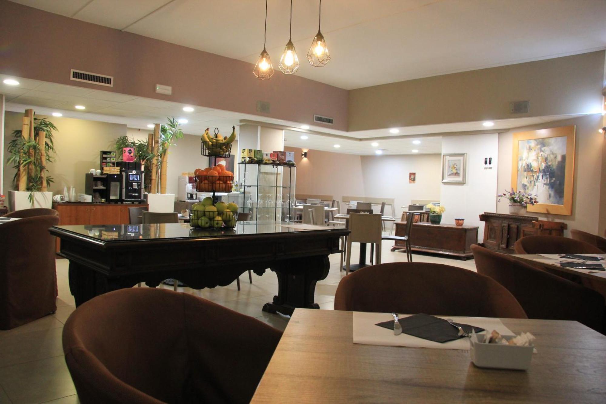 Green Hotel Motel Vergiate Εξωτερικό φωτογραφία