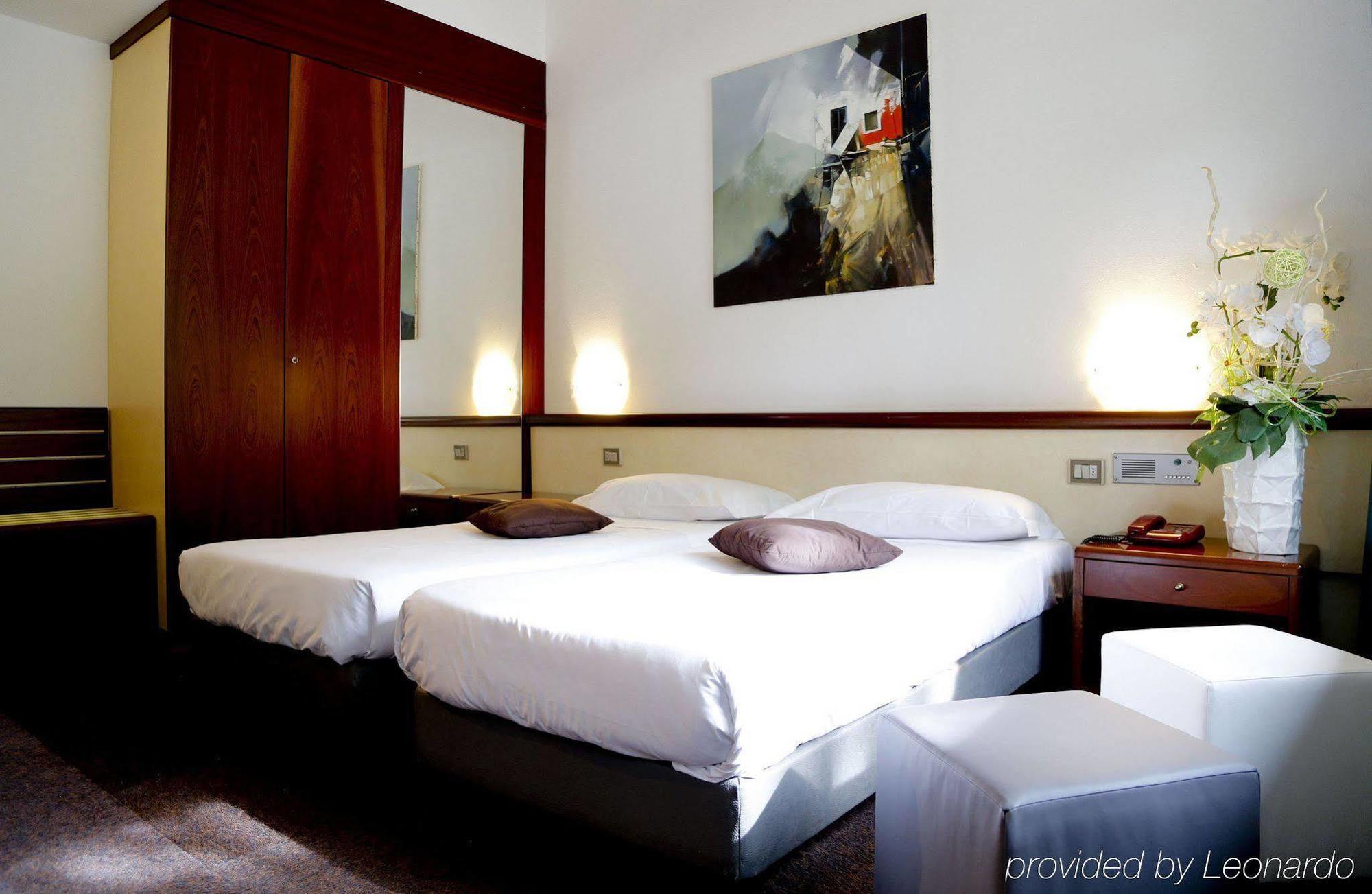 Green Hotel Motel Vergiate Εξωτερικό φωτογραφία